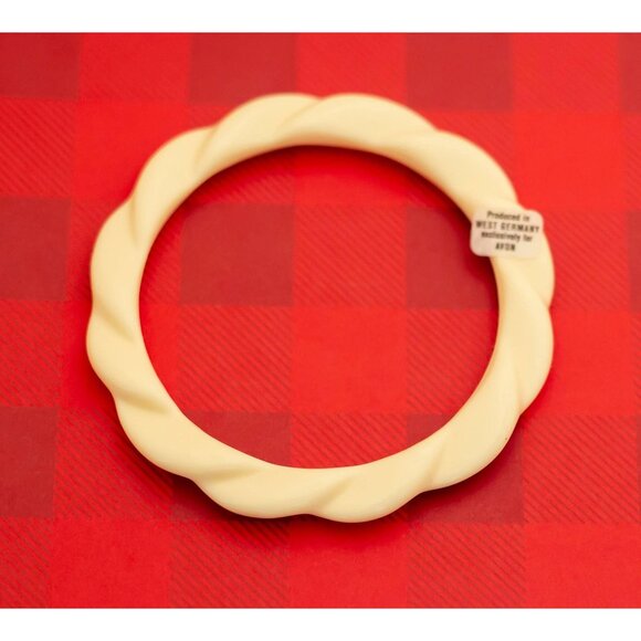 Vintage Boho Beige Bangle Bracelet by West Germany for Avon 8 Inches - O4 - Picture 1 of 4